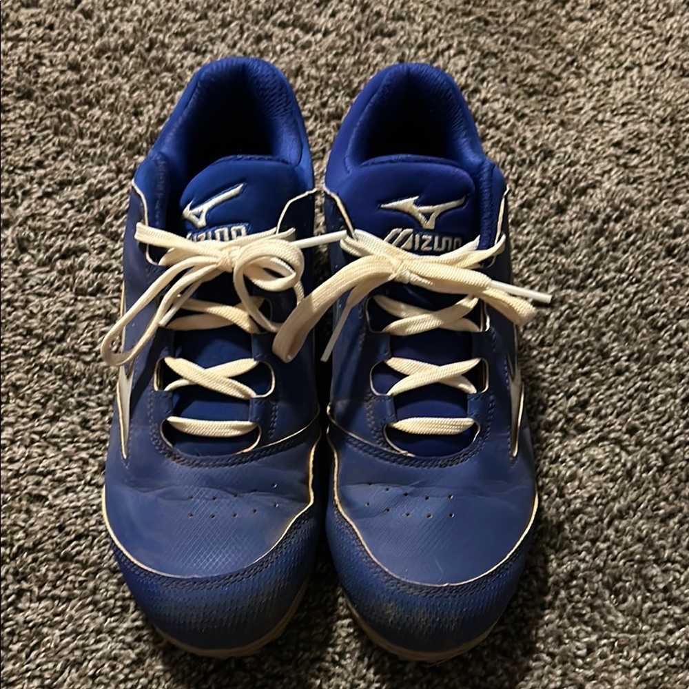 Blue Mizuno molded cleats. Women’s 10